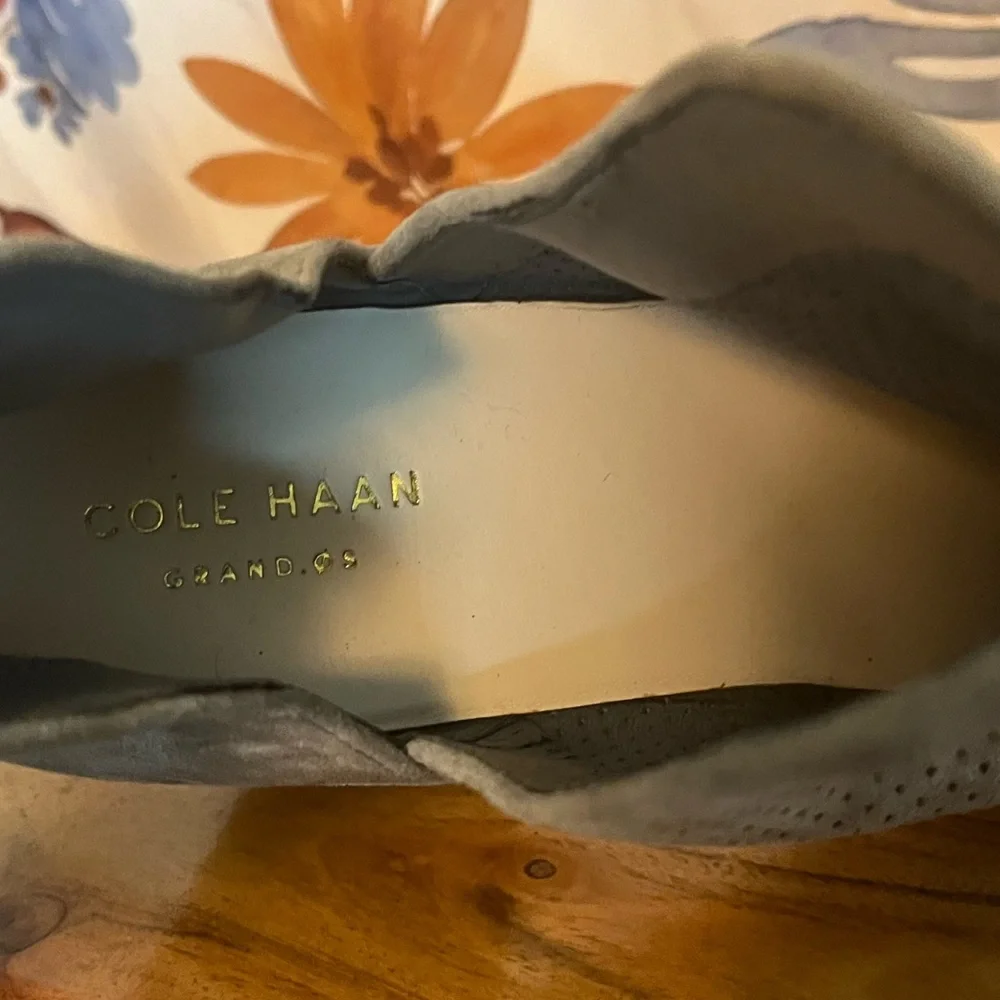 Cole Haan 8B Grey Suede Laser Cut Pull On Casual Fall Preppy Weekend Booties